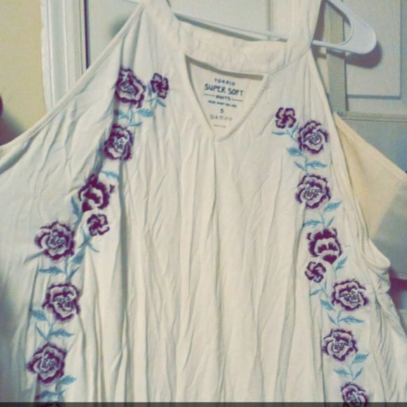Torrid top - Picture 1 of 3